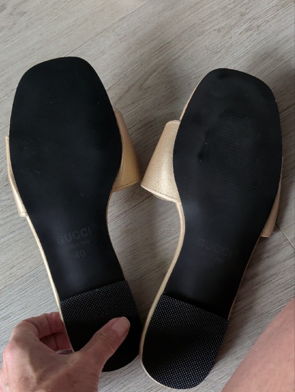 Brand New Gold Women's Slide Sandals with Interlocking Logo Accent - Picture 2 of 3